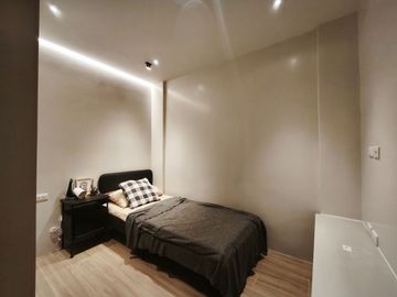 For Sale 3 Storey 3 Bedroom Townhouse Located in New Zañiga Mandaluyong w/ 2 Carport-JV2
