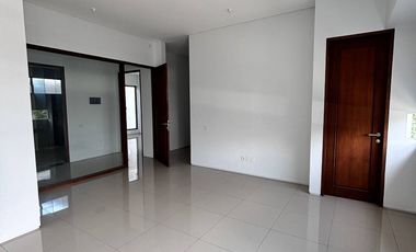 DIJUAL RUMAH BARU GRESS ROYAL RESIDENCE WIYUNG SURABAYA CLUSTER GREENWICH (BUKAN BANGUNAN DEVELOPER)