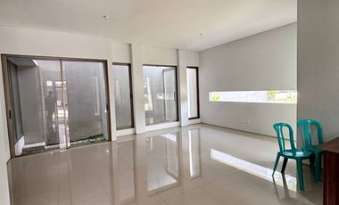 DIJUAL RUMAH BARU GRESS ROYAL RESIDENCE WIYUNG SURABAYA CLUSTER GREENWICH (BUKAN BANGUNAN DEVELOPER)