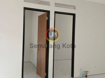Rumah siap huni di Villa Krista