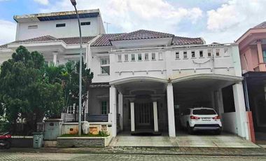 jual cepet rumah 2 lantai  termurah di Boulevard hijau regency