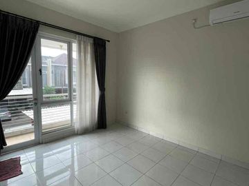 Jual Turun Harga Rumah Dua Lantai Kota Wisata Cibubur