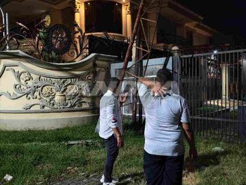 Rumah Mewah Solo baru grogol baki dekat pakuwon Mall the park