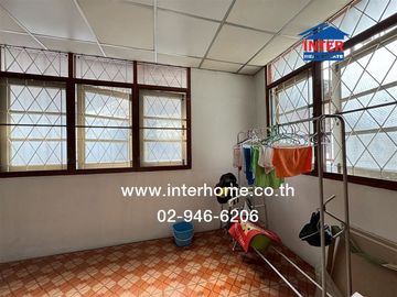 Three-story townhouse, 21.7 sq.wa., located in Soi Charansanitwong 13 (Soi Phanichayakarn Thonburi), Charansanitwong Road, Phanichayakarn Thonburi Roa