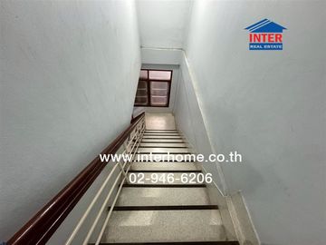 Three-story townhouse, 21.7 sq.wa., located in Soi Charansanitwong 13 (Soi Phanichayakarn Thonburi), Charansanitwong Road, Phanichayakarn Thonburi Roa