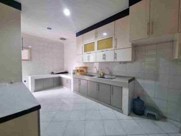 Rumah Dekat Club House Sudah Renov Di Pondok Hijau Golf