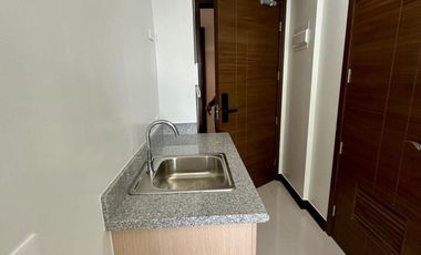 Ready for occupancy condo for sale in Quantum Residences PAsay CIty near MOA Saint Benilde Dela Salle Univeristy