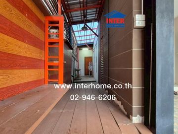 Two-story townhome, 27.2 sq.wah, The Vertical Village, Lam Luk Ka, Khlong 4, Rangsit-Nakhon Nayok Road, Chotiwet Road, Lam Luk Ka, Pathum Thani.