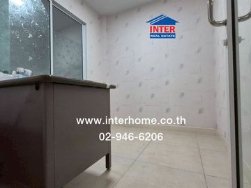 Two-story townhome, 27.2 sq.wah, The Vertical Village, Lam Luk Ka, Khlong 4, Rangsit-Nakhon Nayok Road, Chotiwet Road, Lam Luk Ka, Pathum Thani.