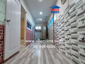 Two-story townhome, 27.2 sq.wah, The Vertical Village, Lam Luk Ka, Khlong 4, Rangsit-Nakhon Nayok Road, Chotiwet Road, Lam Luk Ka, Pathum Thani.
