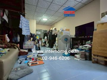 Two-story townhome, 16 sq.wa., Chatnarong Villa 4, Soi Piennont, Lam Luk Ka Road, Pracha Uthit Road, Lam Luk Ka, Pathum Thani.
