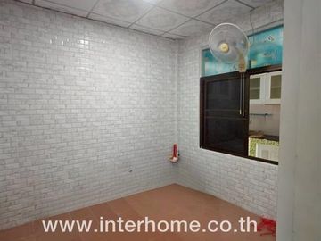 Two-story townhome, 22.7 sq.wa., Yu Charoen 3 Village, Lam Luk Ka - Khlong 4, near Lad Sawai Central Market, Lam Luk Ka Road, Phra Ong Chao Sai Road,