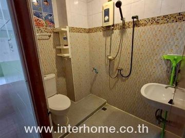 Two-story townhome, 22.7 sq.wa., Yu Charoen 3 Village, Lam Luk Ka - Khlong 4, near Lad Sawai Central Market, Lam Luk Ka Road, Phra Ong Chao Sai Road,