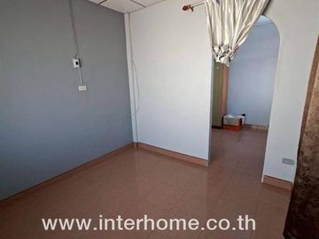 Two-story townhome, 22.7 sq.wa., Yu Charoen 3 Village, Lam Luk Ka - Khlong 4, near Lad Sawai Central Market, Lam Luk Ka Road, Phra Ong Chao Sai Road,