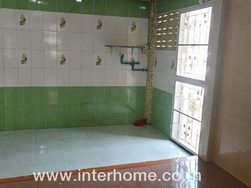 Two-story townhome, 22.7 sq.wa., Yu Charoen 3 Village, Lam Luk Ka - Khlong 4, near Lad Sawai Central Market, Lam Luk Ka Road, Phra Ong Chao Sai Road,