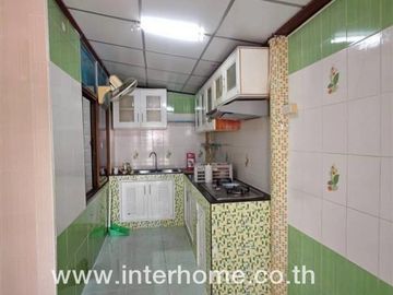 Two-story townhome, 22.7 sq.wa., Yu Charoen 3 Village, Lam Luk Ka - Khlong 4, near Lad Sawai Central Market, Lam Luk Ka Road, Phra Ong Chao Sai Road,