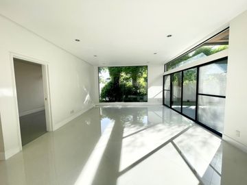 Modern 4 Bedroom House Ayala Southvale Sonera