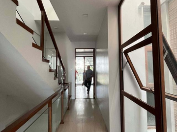 3-Storey Townhouse FOR SALE with 3BR and Elevator Provision in Scout Area, QC
