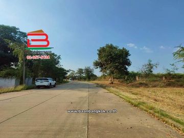 ที่ดินเปล่า เนื้อที่ 112 ตร.ว. หมู่บ้านเดอะลากูล 1-2 ถนนปทุมธานี-สามโคก-เสนา ตำบลท้ายเกาะ อำเภอสามโคก ปทุมธานี