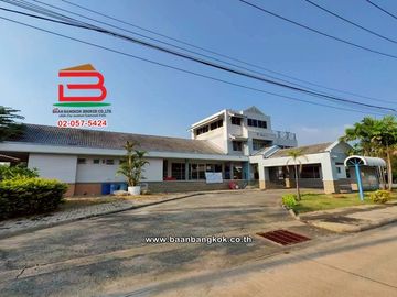 ที่ดินเปล่า เนื้อที่ 112 ตร.ว. หมู่บ้านเดอะลากูล 1-2 ถนนปทุมธานี-สามโคก-เสนา ตำบลท้ายเกาะ อำเภอสามโคก ปทุมธานี