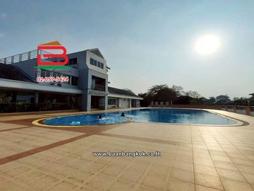 ที่ดินเปล่า เนื้อที่ 112 ตร.ว. หมู่บ้านเดอะลากูล 1-2 ถนนปทุมธานี-สามโคก-เสนา ตำบลท้ายเกาะ อำเภอสามโคก ปทุมธานี