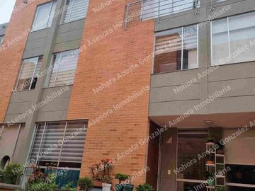 SE VENDE CASA EN LA ALAMEDA 170 BOGOTÁ