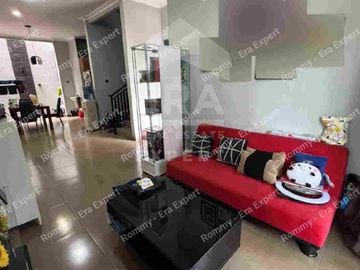 Rumah 2 Lantai Modern Siap Huni Lokasi Premium dekat Tol di Jakarta Timur