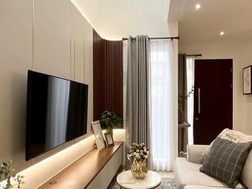 Dijual Rumah Cantik Graha Natura Full Furnish Strategis Siap Huni