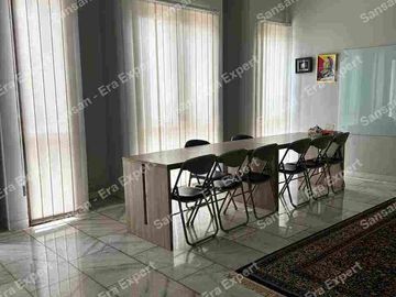 Dijual rumah rasa villa tanah luas