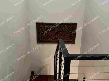 Dijual rumah rasa villa tanah luas