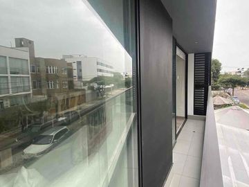 A UNOS PASOS AV. SALAVERRY Y PEZET