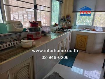 Two-story detached house, 420 sq.w., located in Soi Khlong Si Tawan Ok 43, near Khlong Luang Bus Terminal, Khlong Luang Road, Khlong Luang, Pathum Tha