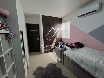 Casa en Venta en Cerradas de Santa Rosa, equipada, sin ampliaciones.
