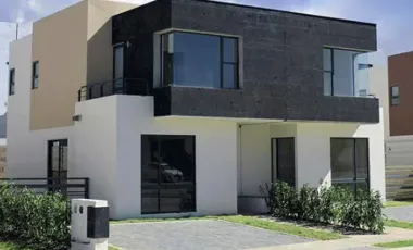CASA EN VILLAS DEL CAMPO, CALIMAYA, ESTADO DE MEXICO. REMATE ADJUDICADO