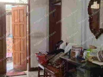 Luas tanah gede, siap huni, kamar banyak hrg dibawah 10M dijual rumah Mampang Prapatan Jaksel include Kolam Renang + extra Paviliun