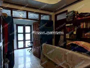 Luas tanah gede, siap huni, kamar banyak hrg dibawah 10M dijual rumah Mampang Prapatan Jaksel include Kolam Renang + extra Paviliun