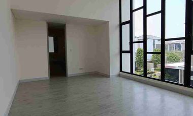 dijual cepat rumah 3 lantai cluster Matana asya jakarta timur
