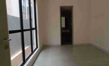 dijual cepat rumah 3 lantai cluster Matana asya jakarta timur