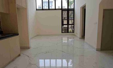 dijual cepat rumah 3 lantai cluster Matana asya jakarta timur