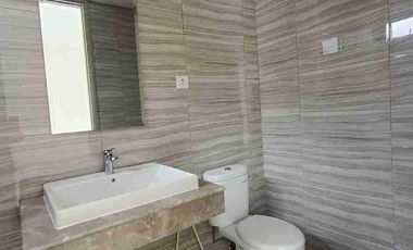 dijual cepat rumah 3 lantai cluster Matana asya jakarta timur