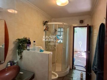Dijual Rumah Hook Terawat Dekat Kayutangan di Klojen Malang