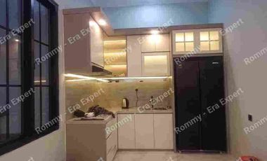 Rumah 2 lantai modern mewah siap huni lokasi strategis di Jagakarsa Jakarta Selatan