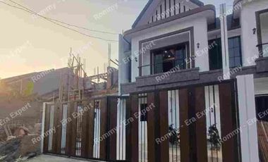 Rumah 2 lantai modern mewah siap huni lokasi strategis di Jagakarsa Jakarta Selatan