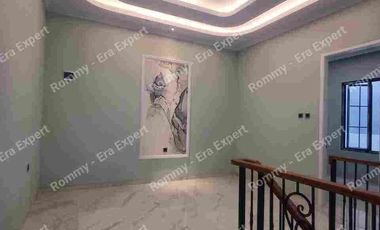 Rumah 2 lantai modern mewah siap huni lokasi strategis di Jagakarsa Jakarta Selatan