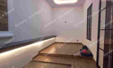 Rumah 2 lantai modern mewah siap huni lokasi strategis di Jagakarsa Jakarta Selatan
