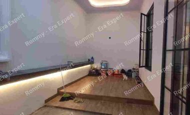 Rumah 2 lantai modern mewah siap huni lokasi strategis di Jagakarsa Jakarta Selatan