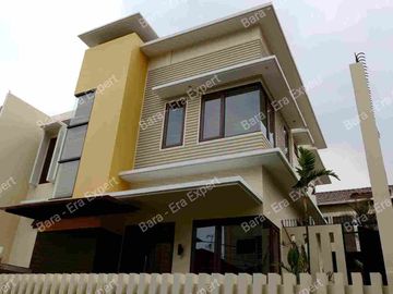 Jual rumah bagus siap huni full furnish di rawamangun. Survei dan nego sampai jadi!