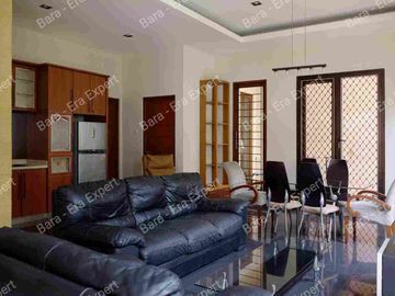 Jual rumah bagus siap huni full furnish di rawamangun. Survei dan nego sampai jadi!