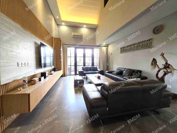 Rumah di Aristoteles Gading serpong sudah interior cakep elegant , full furnished