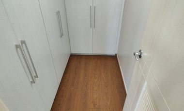 Four Season Riviera 138 sqm 3 bedroom semi furnished unit with 2 balconies for rent